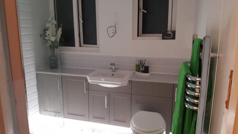 Bathroom lighting fit-out